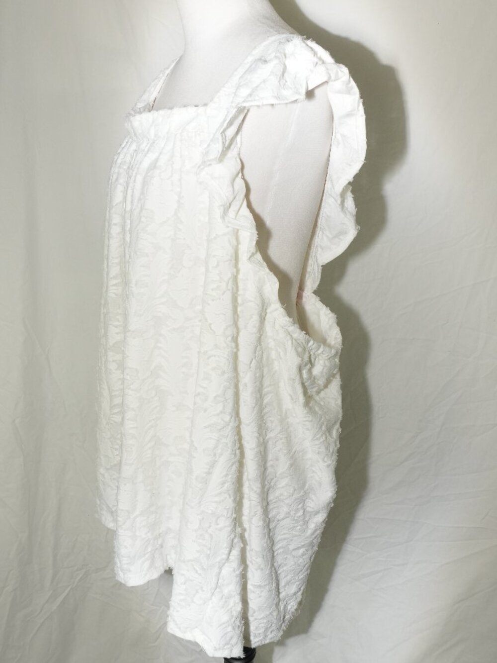 NWT White Tank Top Lauren Conrad Womens 4X String Textured Floral